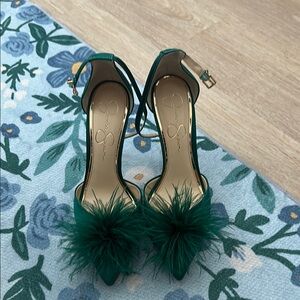 Size 9.5-never worn Jessica Simpson Green Feathered Women's Shoes